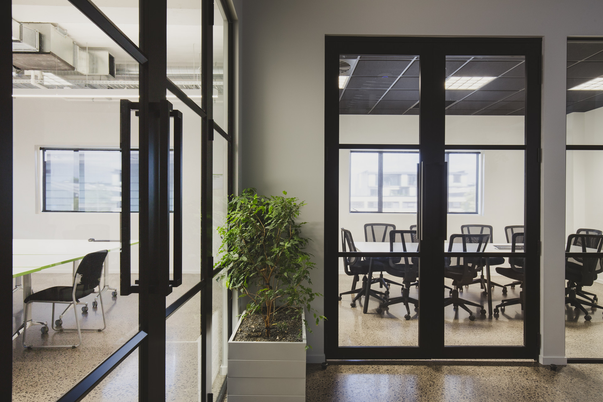 Modern workspace design by Ideal Fitouts